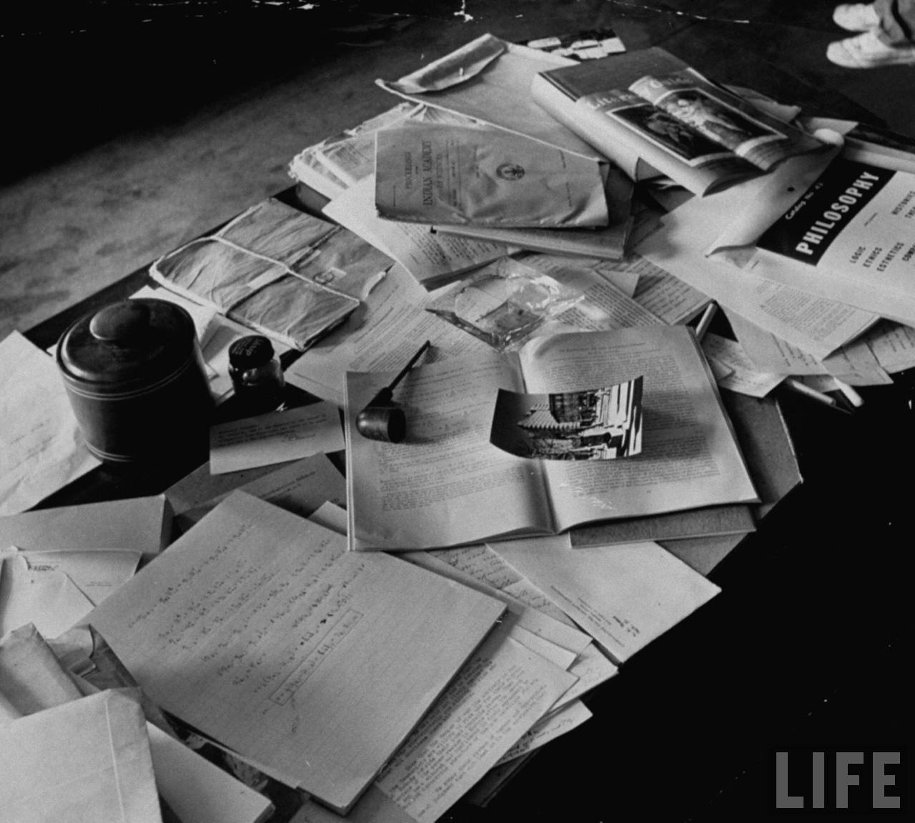 Albert Einstein S Desk Photographed The Day He Died History